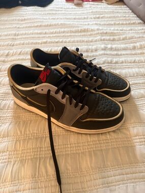 Nike Men’s Low-Top Black, Gray and Cream Sneakers